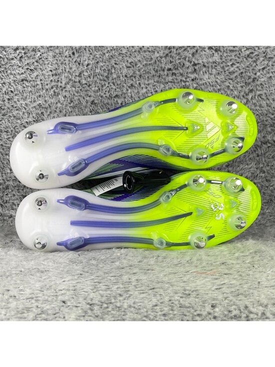 Athletic_Shoes